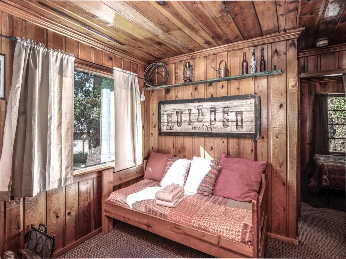 Perfect Cabin, 2 Bedrooms, Fireplace, Midtown, Sleeps 5 Ruidoso Exterior photo