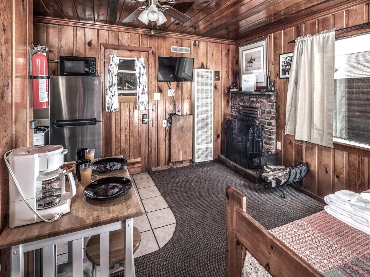 Perfect Cabin, 2 Bedrooms, Fireplace, Midtown, Sleeps 5 Ruidoso Exterior photo